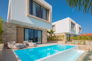 Villa moderna prima fila al mare