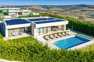 Esclusiva villa moderna con vista mare e oasi benessere privata