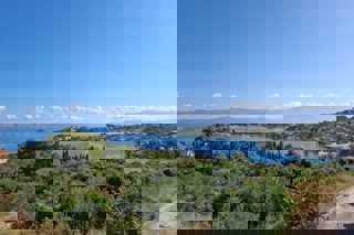 Terreno edificabile con vista mare