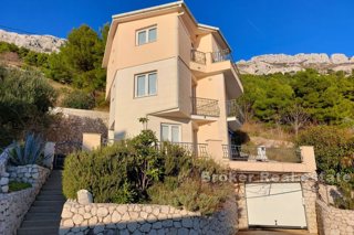 Casa indipendente con vista mare