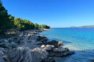 Terreno agricolo in prima fila sul mare