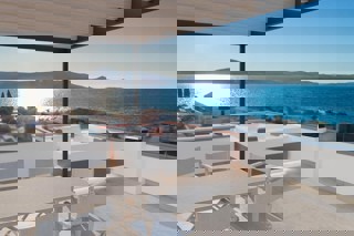 Appartamento moderno con terrazza sul tetto e parcheggio