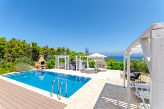 Casa moderna con piscina