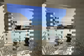 Moderna proprietà in prima fila sul mare