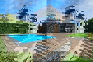 Villa di lusso con piscina e vista mare