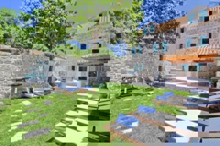 Lussuosa villa in pietra nel cuore del centro storico