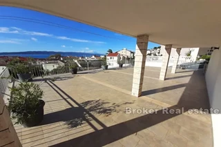 Palazzina con vista sul mare aperto