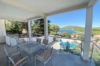 Casa indipendente con vista aperta sul mare