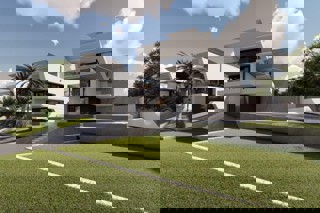 Appartamento duplex con piscina e vista mare