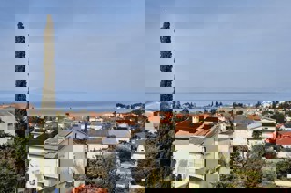 Appartamento con ampia terrazza e vista mare