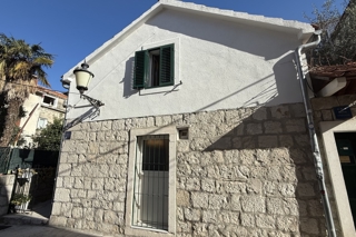 Radunica, centro di Split, Casa semi-indipendente in vendita