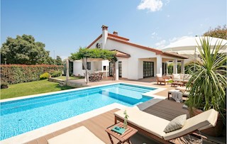 Parenzo, dintorni, comoda villa con piscina