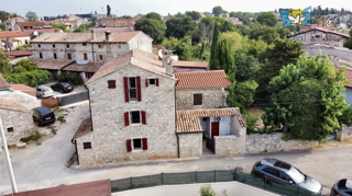 Casa in pietra ristrutturata nel centro del paese - VABRIGA!