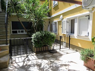 OPATIJA, MOŠĆENIČKA DRAGA - Appartamento e monolocale con ampia terrazza e 2 posti auto