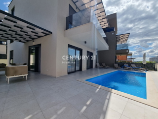 TAR VABRIGA, NUOVA COSTRUZIONE, APPARTAMENTO SU DUE LIVELLI AL PIANO TERRA E PRIMO PIANO CON PISCINA