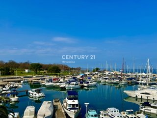 POREČ, ČERVAR PORAT, APPARTAMENTO DUE LOCALI IN PRIMA FILA SUL MARE