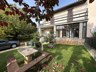 UMAG, DINTORNI, VILLA BIFAMILIARE A SOLI 2 KM DAL MARE