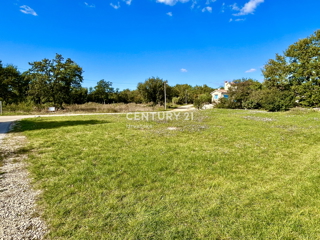 POREČ, ZONA PERIFERICA, TERRENO EDILIZIO ECCELLENTE CON TUTTE LE INFRASTRUTTURE