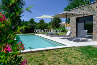 TAR, VABRIGA, CASA ROMANTICA DAL DESIGN MODERNO, MARE A 1 KM