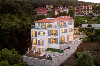 OPATIJA, LOVRAN, APPARTAMENTO CON VISTA MARE, A 100 M DALLA SPIAGGIA E A 800 M DAL CENTRO STORICO DELLA CITTÀ