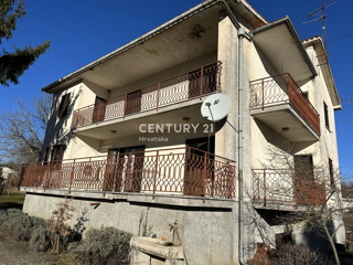 LABIN, PIĆAN, CASA CON DUE APPARTAMENTI E AMPIO GIARDINO