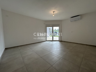 Vendita, Appartamento, 2,5 locali (2S+DB), Provincia di Istria, Umag