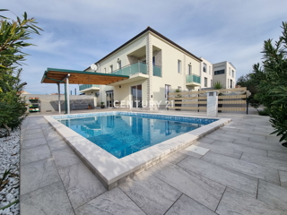Bellissima doppia casa con piscina .....Rogoznica....Razanj....Stivasnica