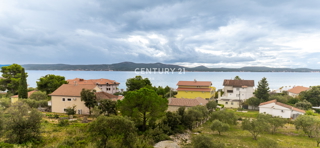 ZADAR, SUKOŠAN, APPARTAMENTO 123 M2, PIANO TERRA, GARAGE, RIPOSTIGLIO, SPLENDIDA VISTA SUL MARE