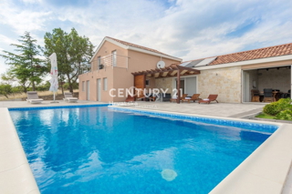 POLAČA, CASA CON PISCINA, VISTA SPLENDIDA, ARREDATA, SUBITO ABITABILE, GARANTISCE OTTIMI REDDITI DAL TURISMO