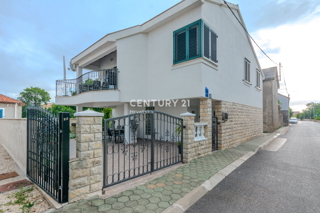 Zadar - Zaton - Casa con due appartamenti - Scontato!