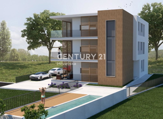 CIRCONDARIO DI ROGOZNICA...APPARTAMENTO TRILOCALE CON PISCINA AL PIANO TERRA...50M DAL MARE