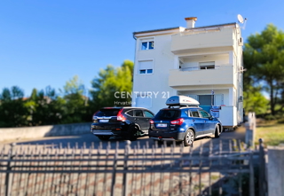 Sveti Filip i Jakov, appartamento di 78 m2 con splendida vista sul mare e sulle isole