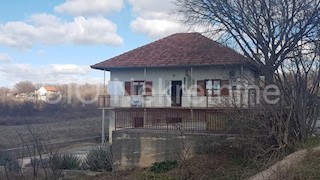 Drniš, Razvođe, casa 155 m2, in vendita