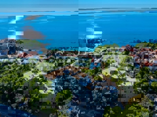 Podstrana-Strožanac, appartamento di lusso con giardino e parcheggio