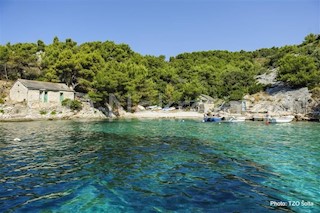 Solta, terreno edificabile, 2a fila dal mare, in vendita