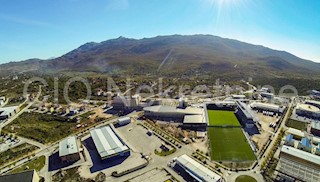 Dugopolje, terreno edificabile nella zona commerciale, in vendita