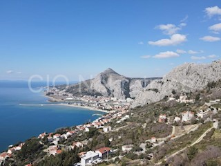 Omiš, Terreno edificabile con permesso di costruzione, due ville di lusso