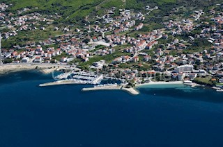 Podstrana, hotel prima fila al mare, in vendita