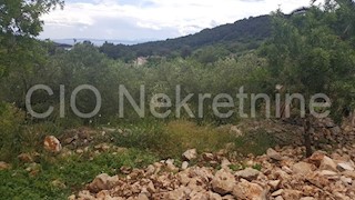 Brač, Selca, terreno edificabile 1.100 m2, vendita