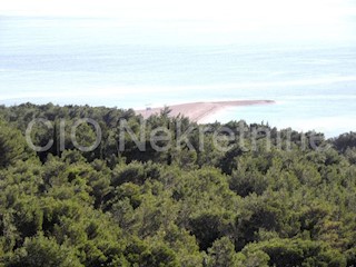 Brac, Bol, appezzamento di terreno prima fila al mare, vendita