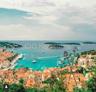 Hvar, attico con vista sulle isole Pakleni, in vendita