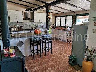 Brac, Donji Humac, casa di famiglia e ranch, in vendita