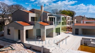 Poreč, dintorni, Splendida villa di lusso con piscina e vista mare