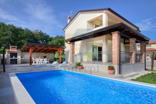 Poreč, dintorni, Casa con piscina e vista mare, 10 km dal mare