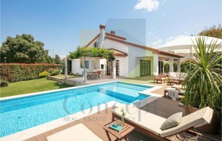 Poreč, dintorni, Casa con piscina in ottima posizione a 3 km dal mare