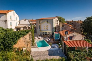 Poreč, Vižinada, Casa in pietra ristrutturata con piscina, 16 km dal mare