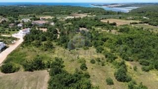 Poreč, Tar - ESCLUSIVA DALL' AGENZIA - Terreno edificabile con vista mare, a 3 km dal mare
