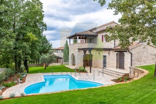 Poreč, Tinjan, Villa in pietra mediterranea con piscina in posizione tranquilla