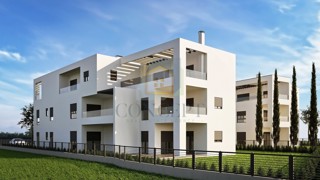 Poreč, zona circostante, Appartamento al pianterreno con giardino, 900 m dal mare