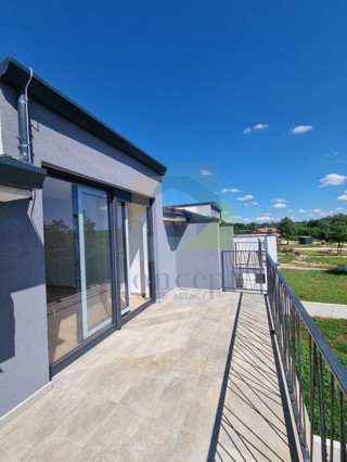 Poreč, dintorni, Appartamento al 2° piano di nuova costruzione, 11 km dal mare